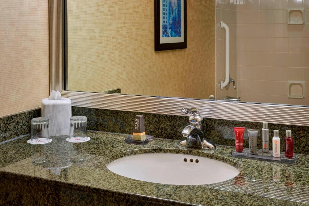 Milwaukee Marriott West Hotell Waukesha Eksteriør bilde